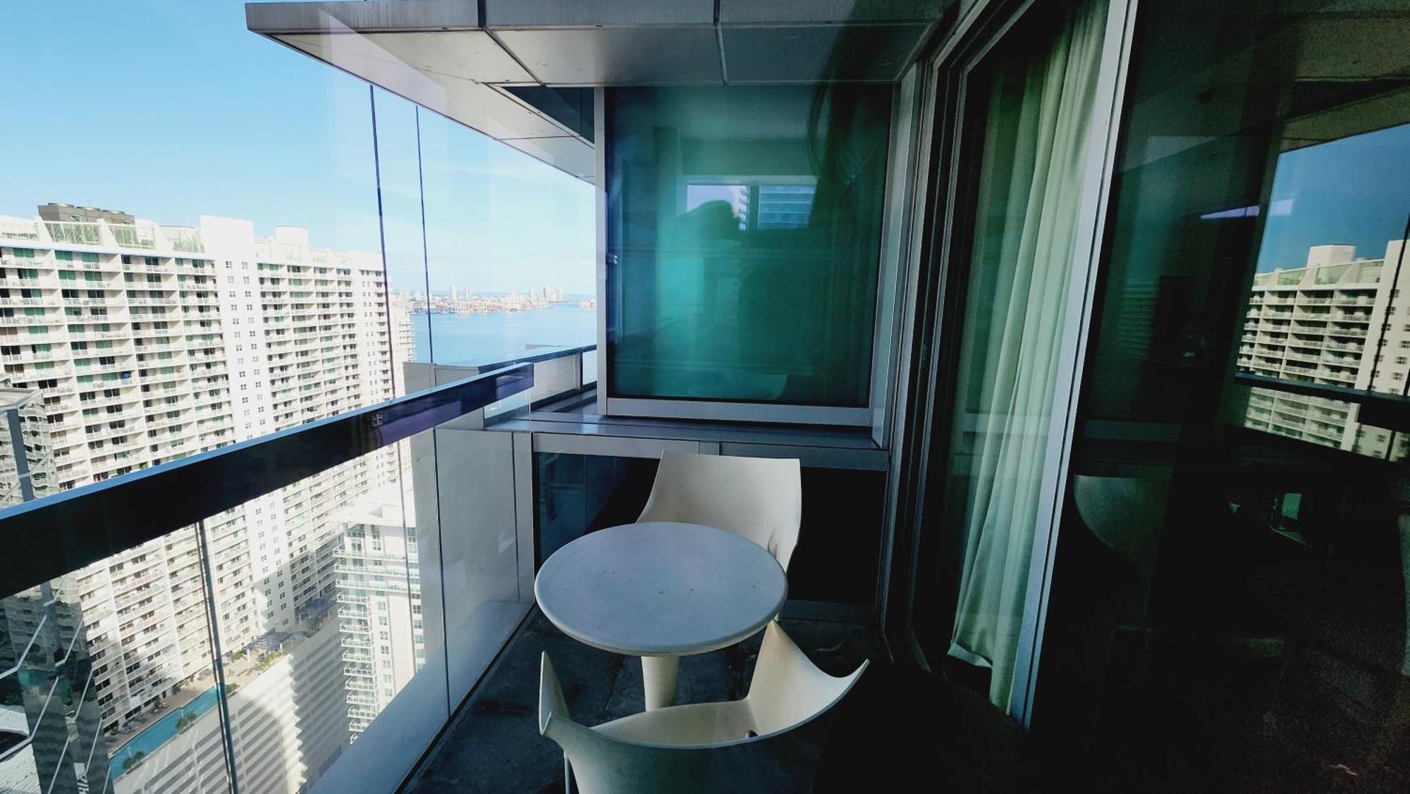 Miami Luxury Apartments, 1 & 2 Bedroom Brickell Arch Exterior photo